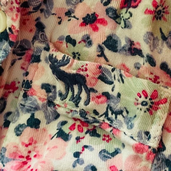 Floral button down - Picture 4 of 4